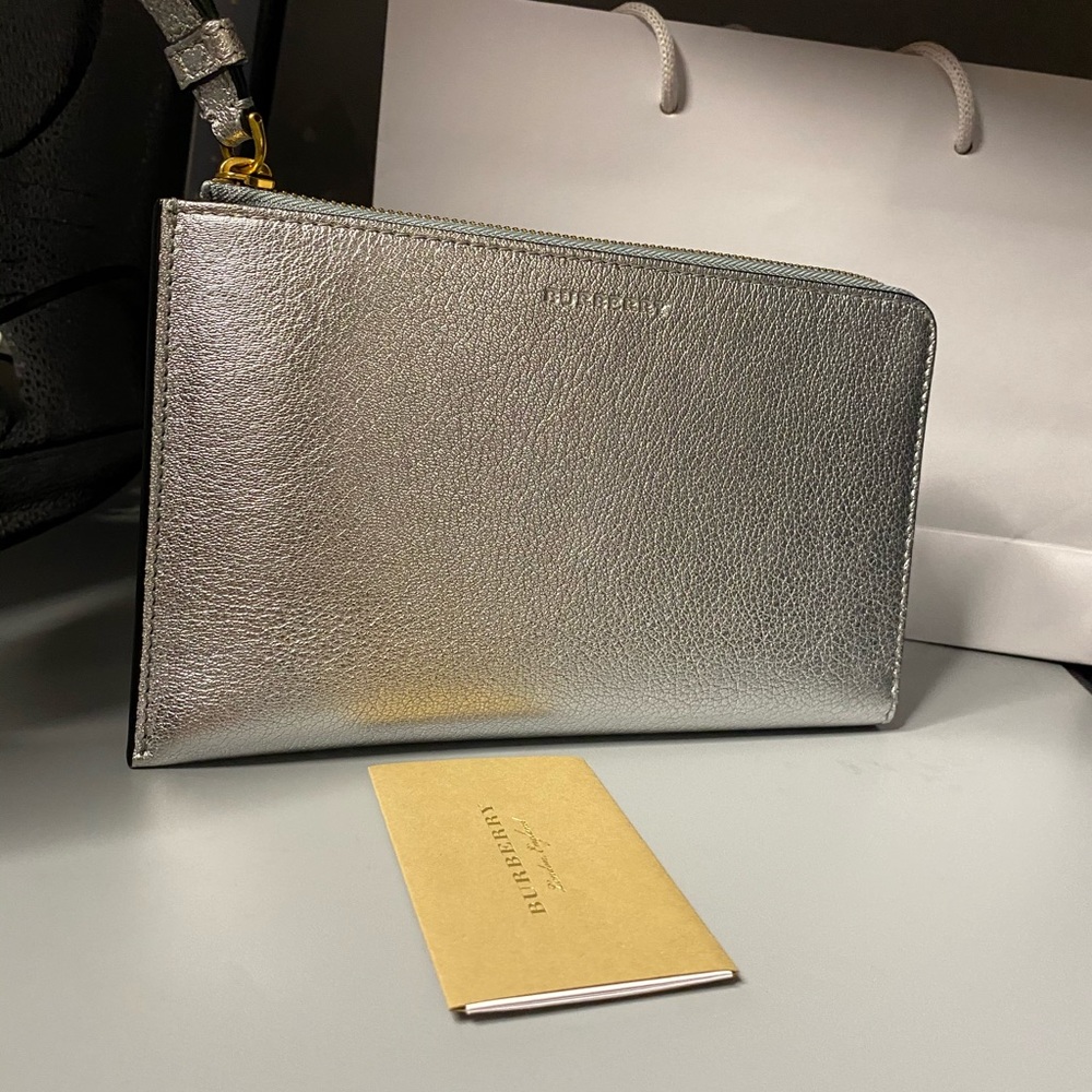 Burberry silver clutch - Picture 15 of 16